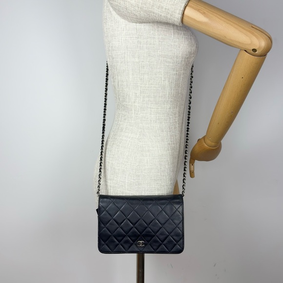 SOLD - CHANEL Wallet on Chain – Black Calfskin, Series 21 (Color Changed) - Picture 2 of 16